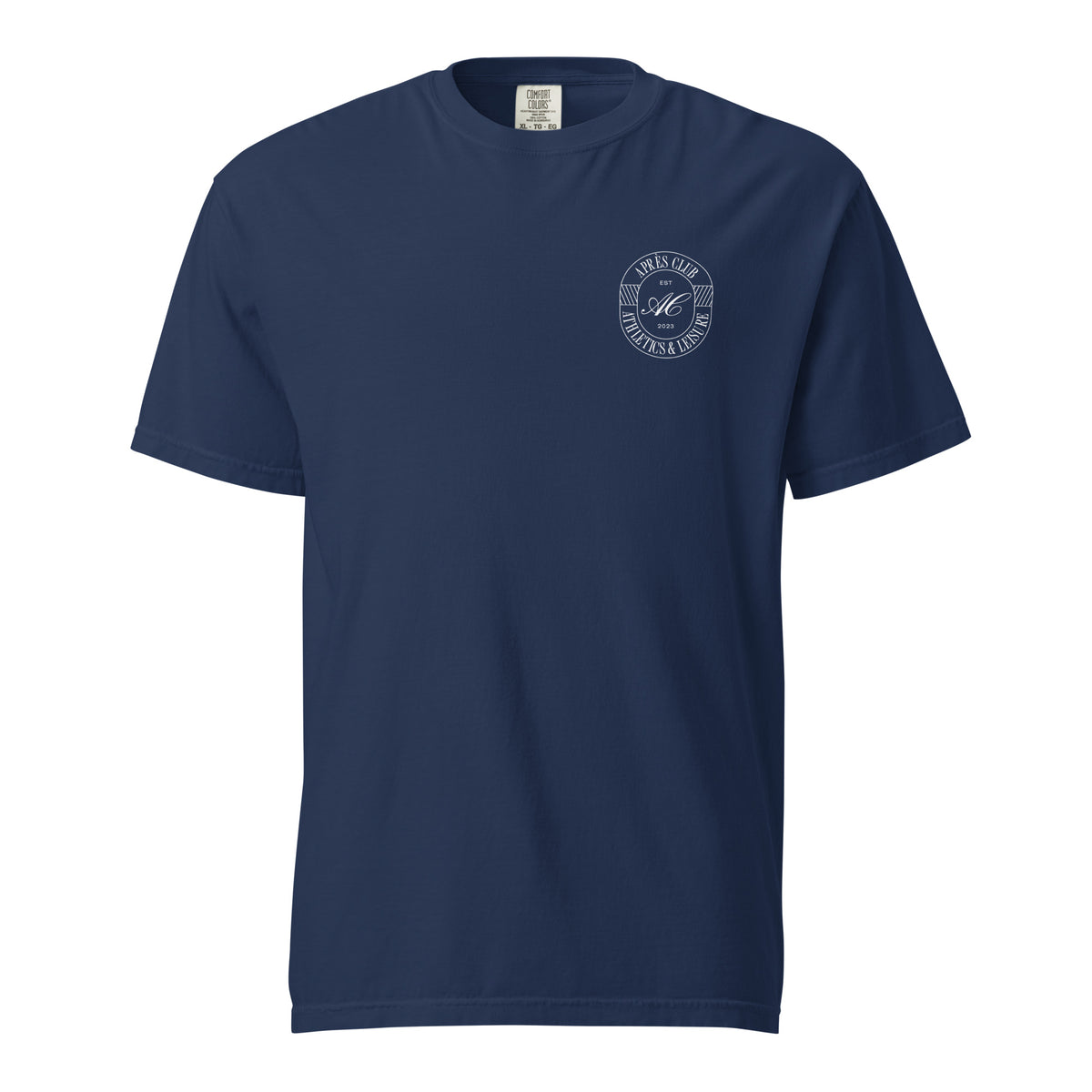 Navy heavyweight garment-dyed t-shirt with small white Après Club crest on the left chest
